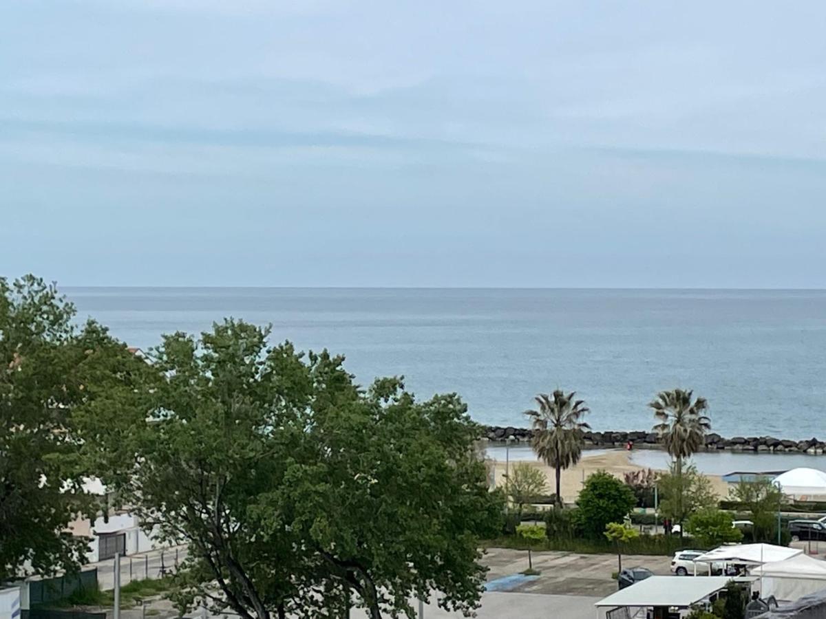 Il Sogno Del Mare Appartement Montesilvano Marina Buitenkant foto
